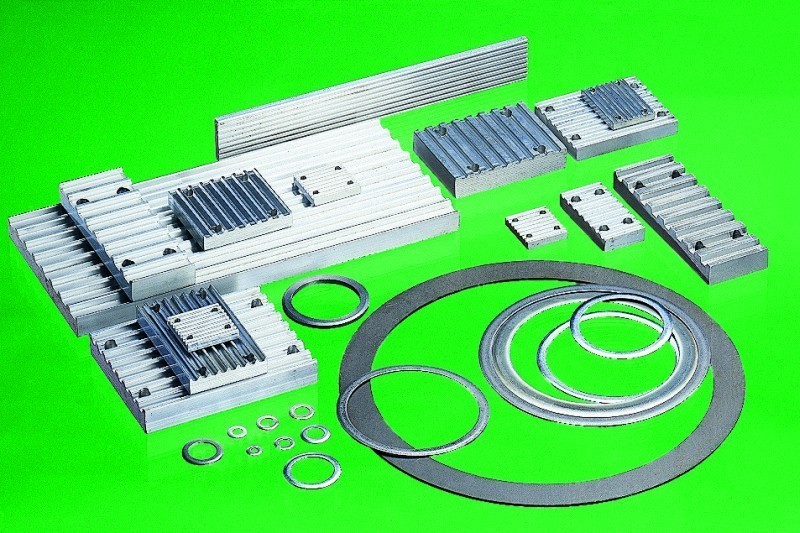 Clamping plates and flanges
