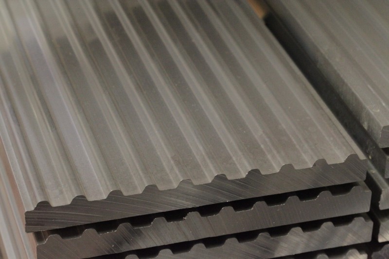 Aluminium profiles for toothed plates